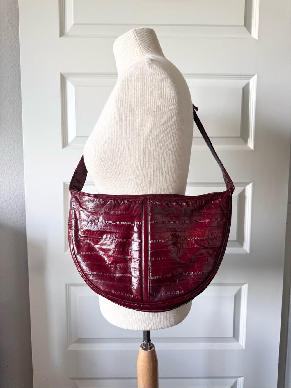 Vintage Y2K Genuine Eel Skin Burgundy Crescent Shoulder Bag Korean Leather